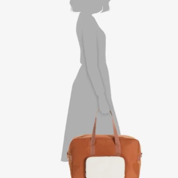 NWT DSW Exclusive Camuto Weekender Bag with removable faux shearling clutch - Picture 6 of 7